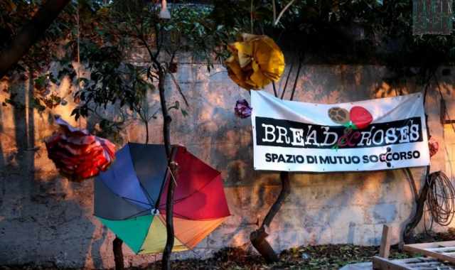 Bari, viaggio nel Bread and Roses: lo spazio di ''mutuo soccorso'' occupato legalmente